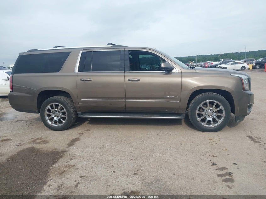 GMC YUKON XL - zdjęcie 13