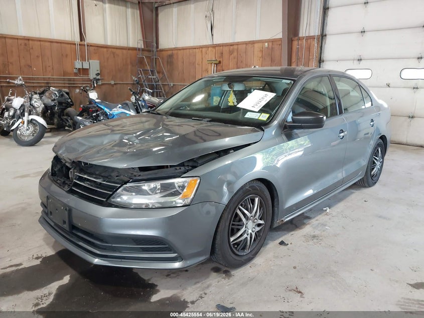 2016 VOLKSWAGEN JETTA auction photo 2