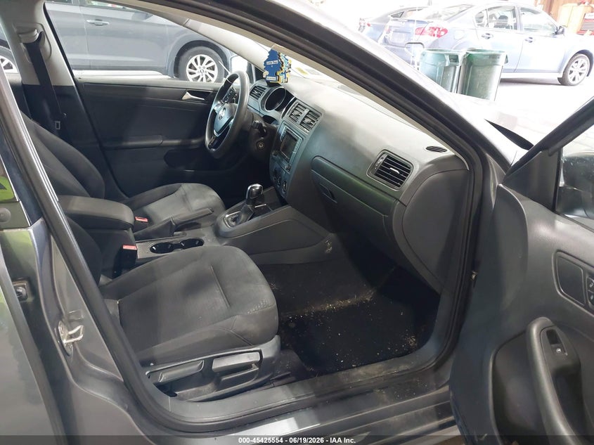 2016 VOLKSWAGEN JETTA auction photo 5