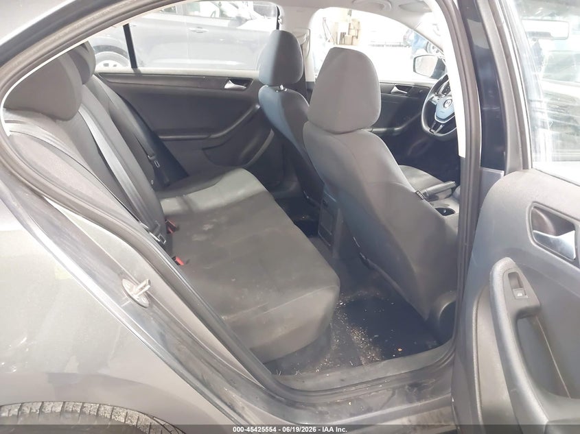 2016 VOLKSWAGEN JETTA auction photo 8