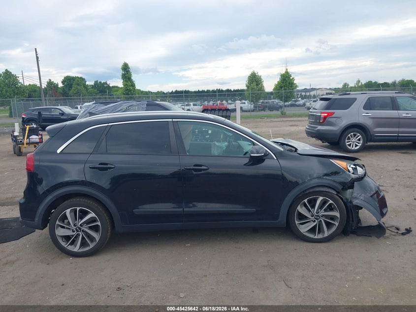 2017 Kia Niro Touring VIN: KNDCE3LCXH5059044 Lot: 45425642