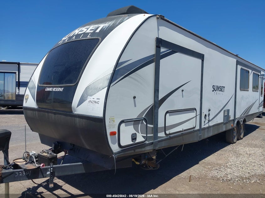 2018 SUNSET CROSSROADS RV SUNSET TRAILS 33SI auction photo 6