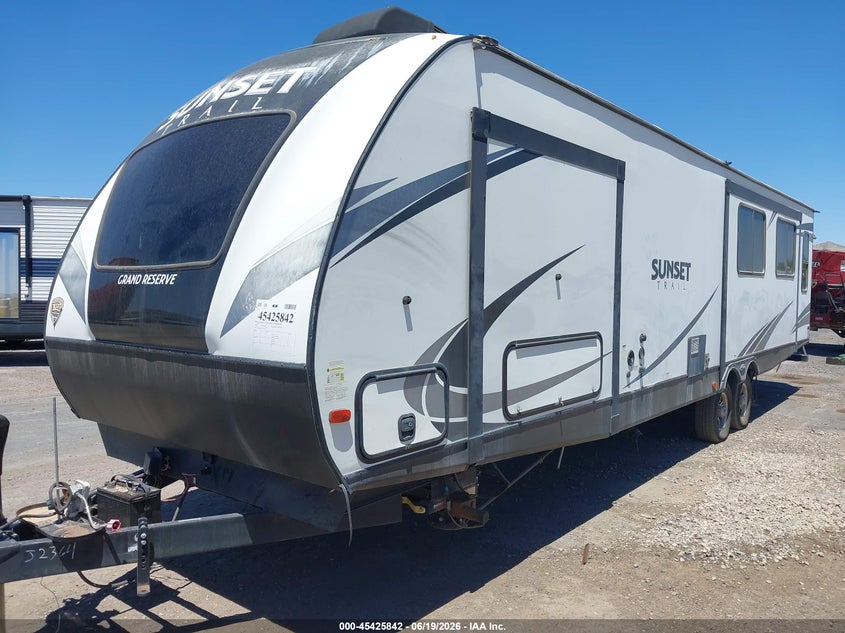 2018 SUNSET CROSSROADS RV SUNSET TRAILS 33SI auction photo 7
