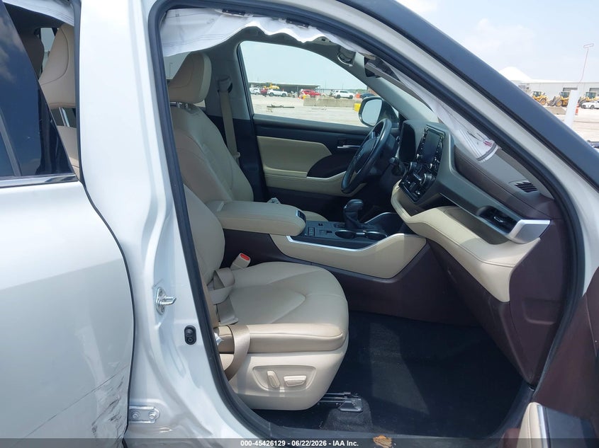 2020 TOYOTA HIGHLANDER XLE — Photo 5
