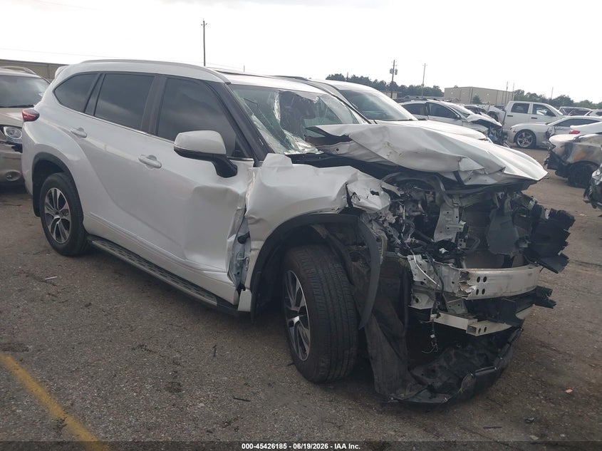 2023 TOYOTA HIGHLANDER auction photo 1