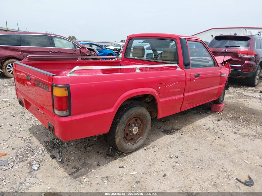 1992 MAZDA B2200 auction photo 4
