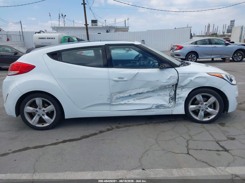 2014 Hyundai Veloster Base W/Black VIN: KMHTC6AD3EU211925 Lot: 45426351