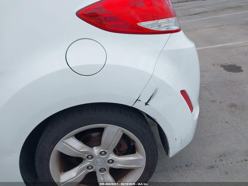 2014 Hyundai Veloster Base W/Black VIN: KMHTC6AD3EU211925 Lot: 45426351