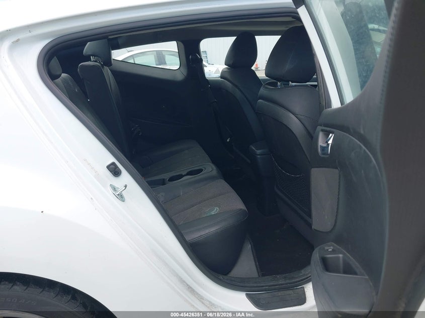 2014 Hyundai Veloster Base W/Black VIN: KMHTC6AD3EU211925 Lot: 45426351