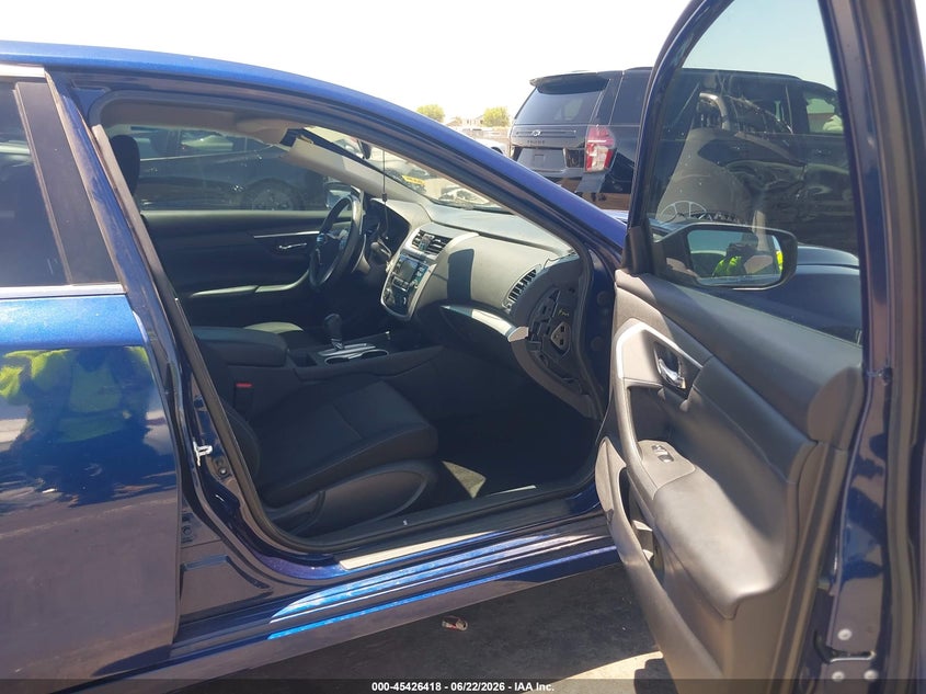 2017 NISSAN ALTIMA auction photo 5