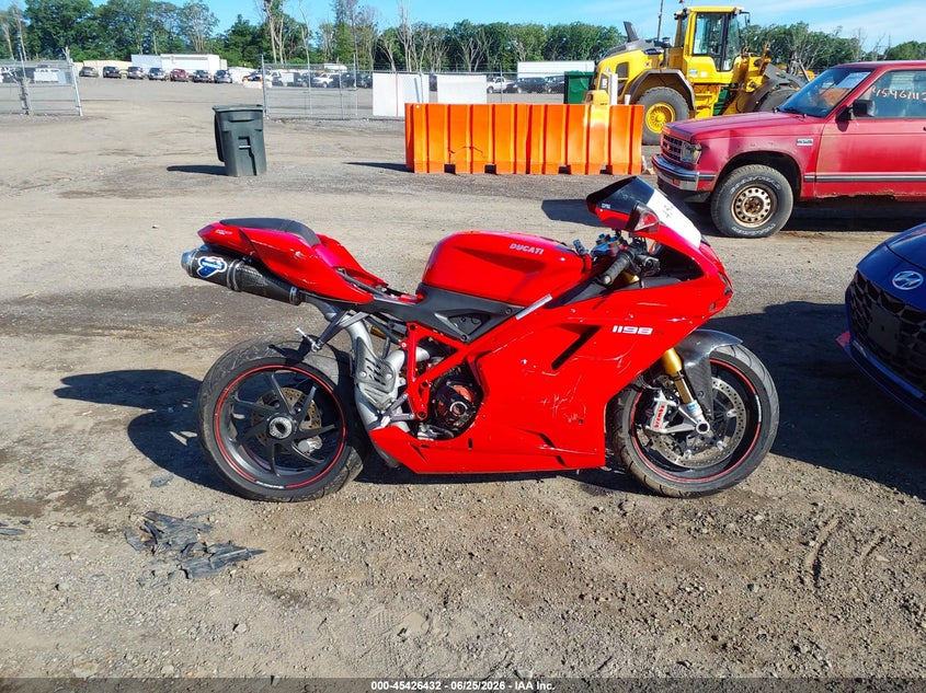 2010 Ducati 1198 Base / S VIN: ZDM1XBLW4AB026218 Lot: 45426432