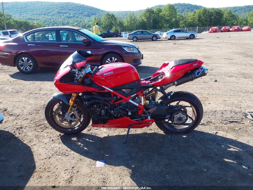 2010 Ducati 1198 Base / S VIN: ZDM1XBLW4AB026218 Lot: 45426432