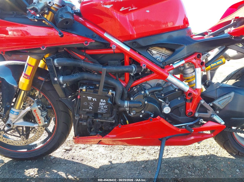 2010 Ducati 1198 Base / S VIN: ZDM1XBLW4AB026218 Lot: 45426432