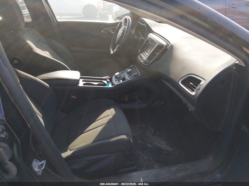 2015 CHRYSLER 200 auction photo 5