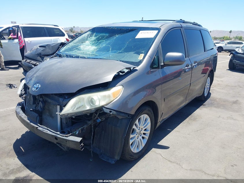 5TDYK3DC0BS170202 2011 TOYOTA SIENNA XLE V6 photo 1