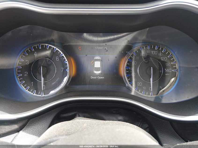 2015 CHRYSLER 200 auction photo 7