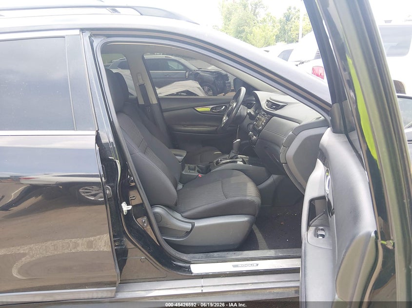 2017 NISSAN ROGUE auction photo 5