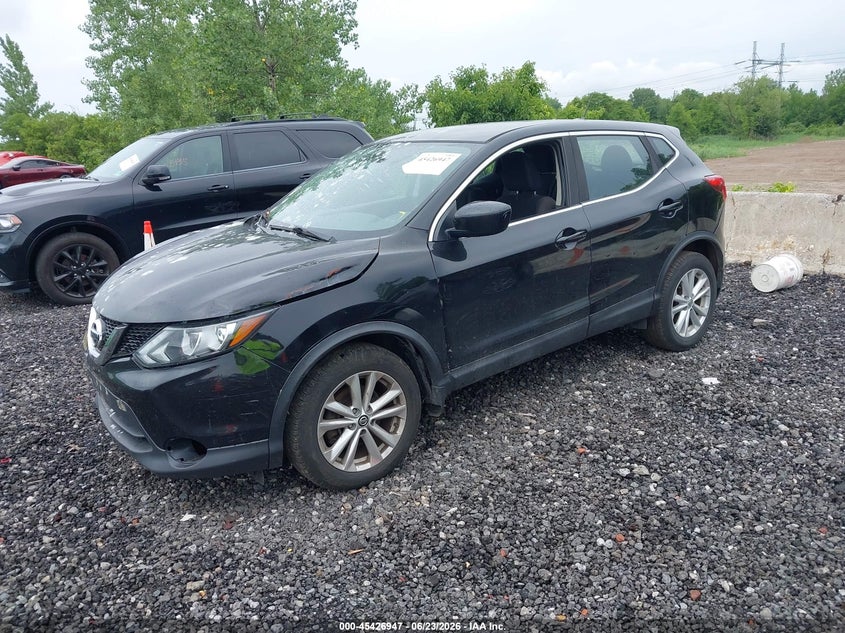 JN1BJ1CR7HW121920 2017 Nissan Rogue Sport S photo 1