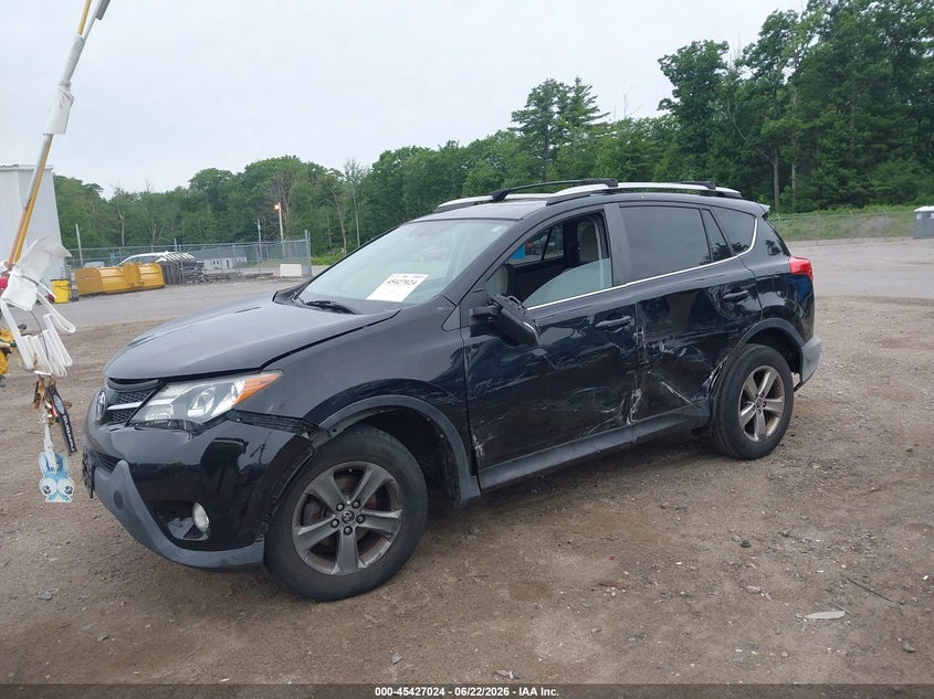 2015 Toyota RAV 4, Front & Rear, IAAI, VIN 2T3RFREV6FW237157 — photo 2