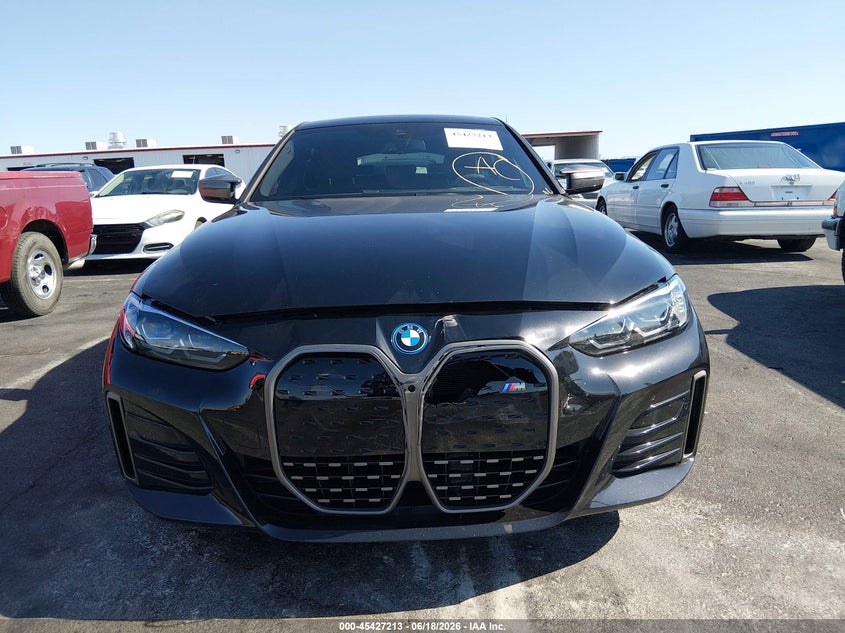 BMW I4 GRAN COUPE - zdjęcie 11