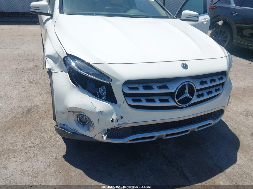 2018 MERCEDES-BENZ GLA 250 — Photo 6