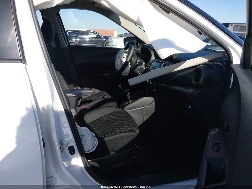2022 NISSAN KICKS auction photo 5