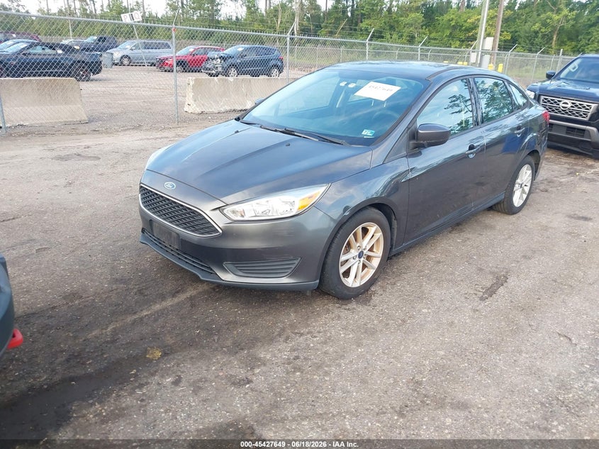 2018 Ford Focus Se 1FADP3F20JL218260 photo 1