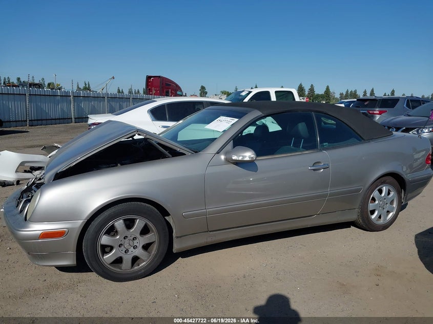 2003 Mercedes-Benz Clk 320 VIN: WDBLK65G73T136742 Lot: 45427722