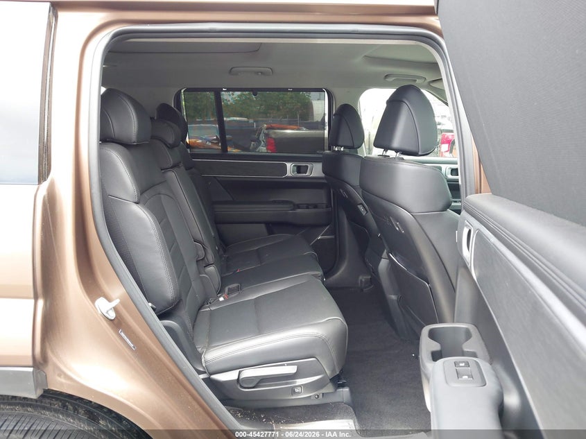 2025 HYUNDAI SANTA FE HYBRID auction photo 8