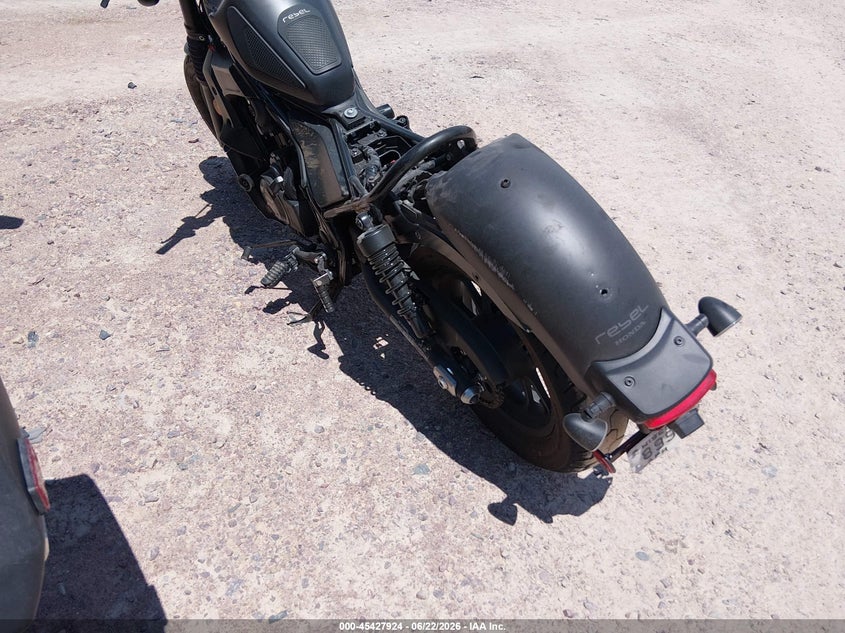 2022 HONDA CM MOTO 2