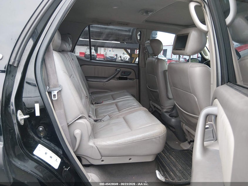 2002 Toyota Sequoia Limited V8 VIN: 5TDZT38A42S076950 Lot: 45428049
