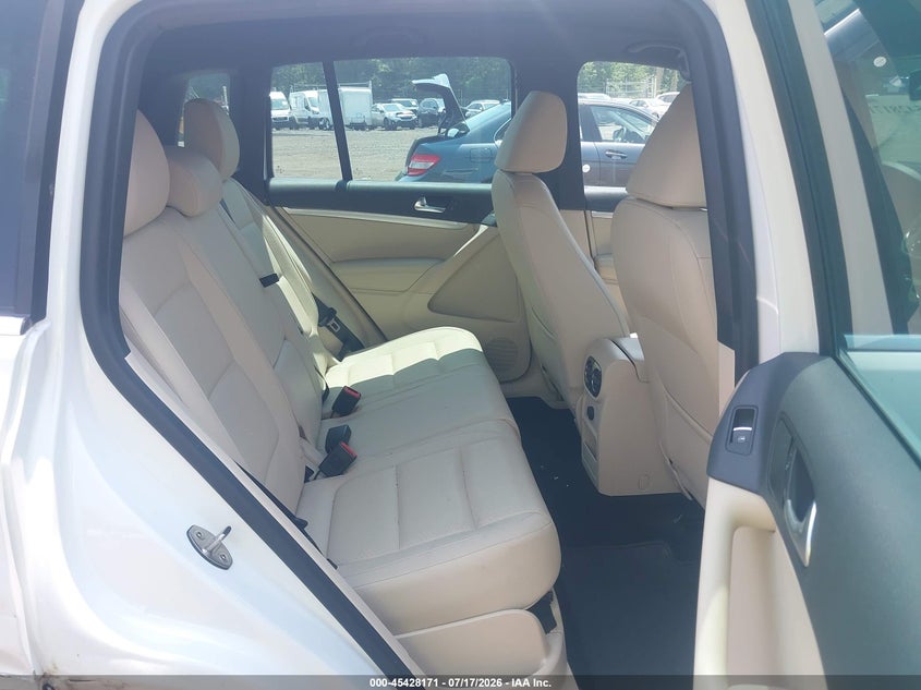 2016 VOLKSWAGEN TIGUAN auction photo 8