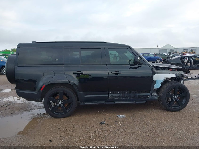 2024 Land Rover Defender 130 P400 S VIN: SALEJFEU3R2313314 Lot: 45428230