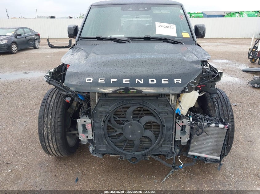2024 Land Rover Defender 130 P400 S VIN: SALEJFEU3R2313314 Lot: 45428230