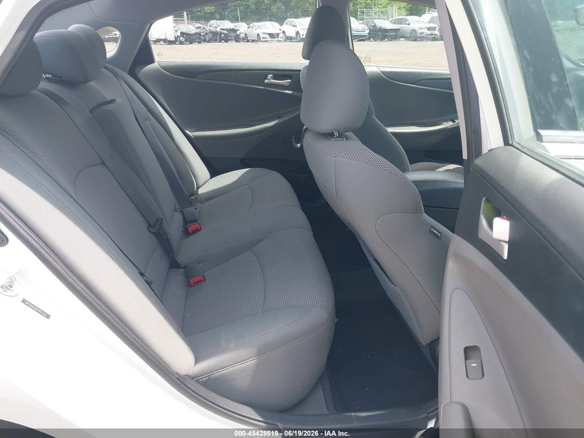 2014 HYUNDAI SONATA auction photo 8
