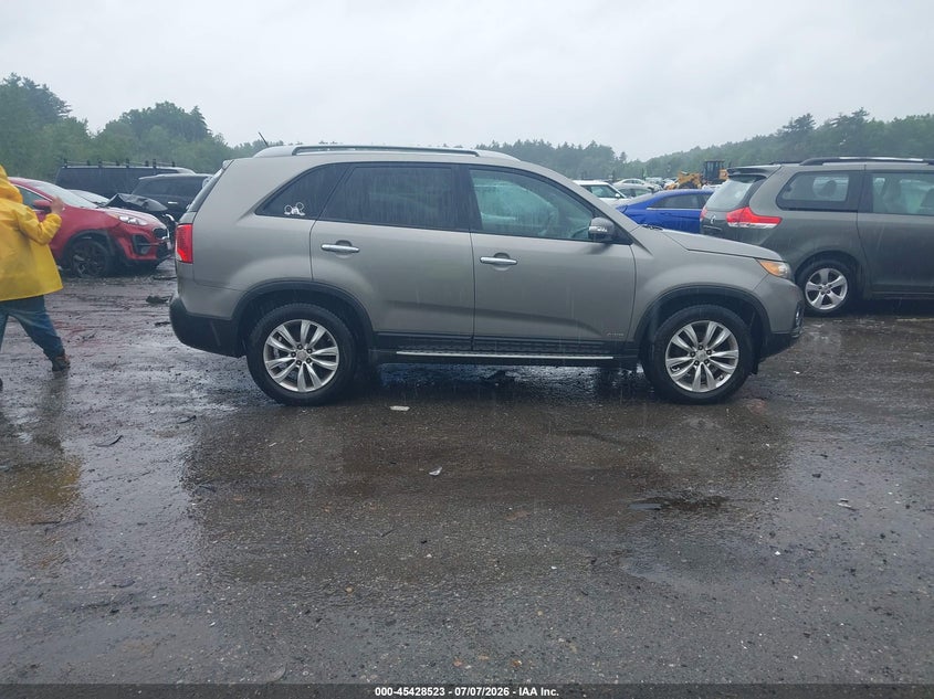 KIA SORENTO 2011 VIN 5XYKTDA27BG173096