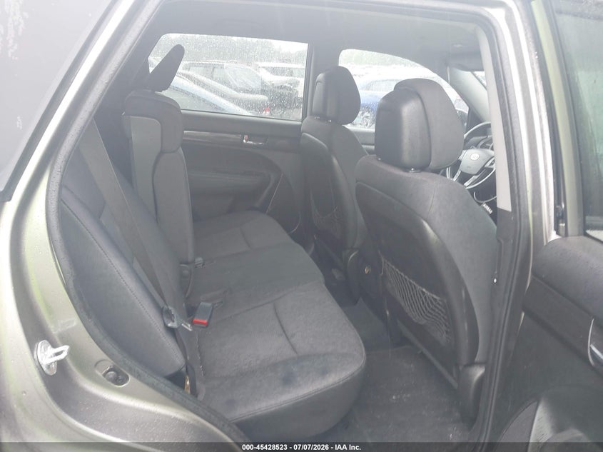 KIA SORENTO 2011 VIN 5XYKTDA27BG173096