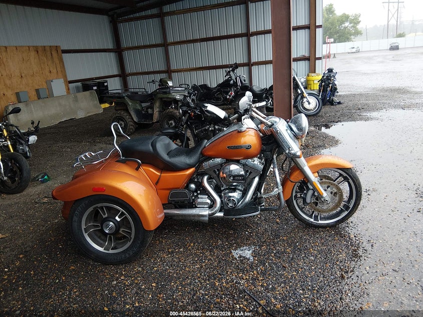 2015 Harley-Davidson Flrt Free Wheeler VIN: 1HD1MCM10FB862210 Lot: 45428565