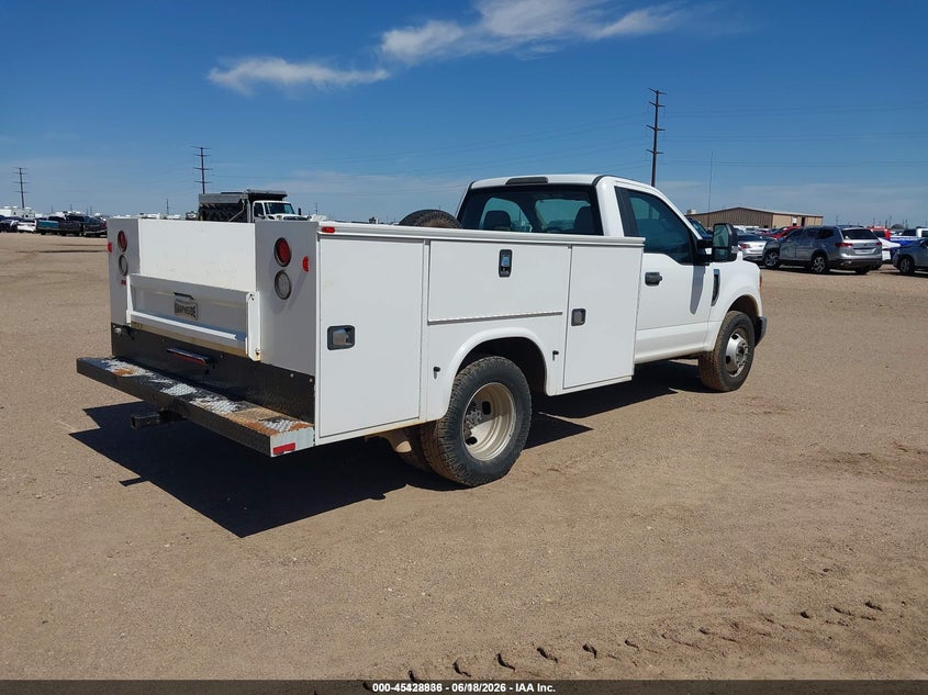 2017 FORD F-350 CHASSIS auction photo 4