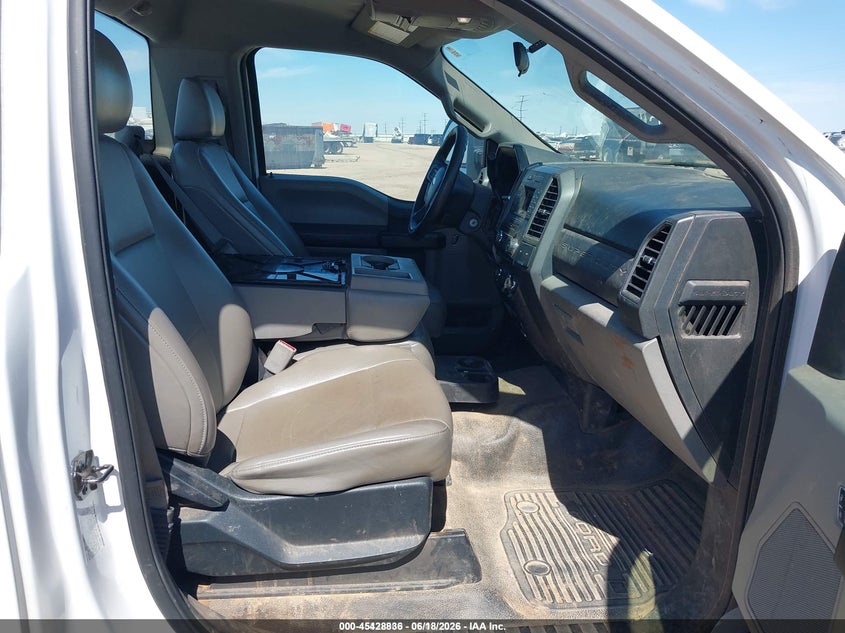 2017 FORD F-350 CHASSIS auction photo 5