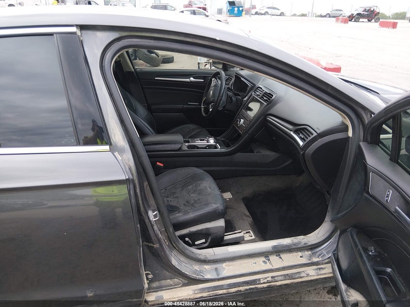2019 FORD FUSION auction photo 5