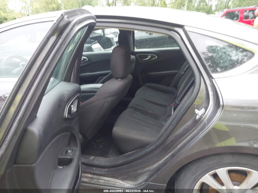 2015 CHRYSLER 200 auction photo 8