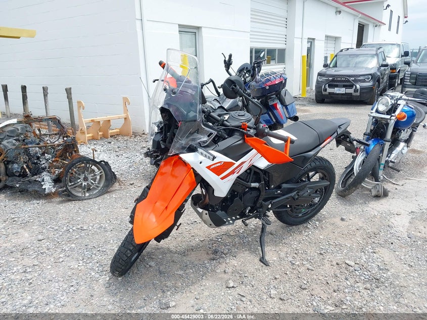 2026 KTM 390 auction photo 2