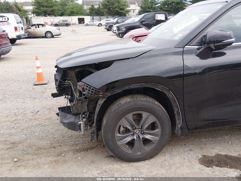 TOYOTA HIGHLANDER - zdjęcie 19