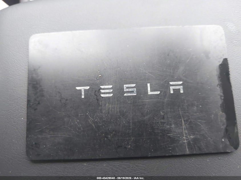 TESLA MODEL Y 2024 VIN 7SAYGDEE1RA259752