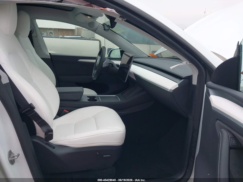 TESLA MODEL Y 2024 VIN 7SAYGDEE1RA259752