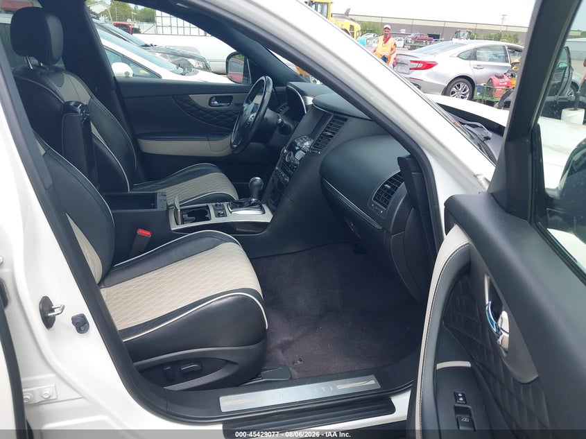 2017 INFINITI QX70 auction photo 5