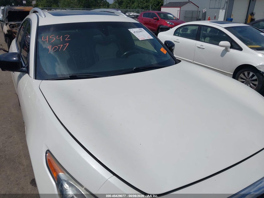 2017 INFINITI QX70 auction photo 6