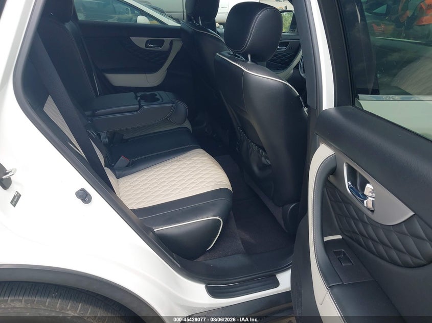 2017 INFINITI QX70 auction photo 8
