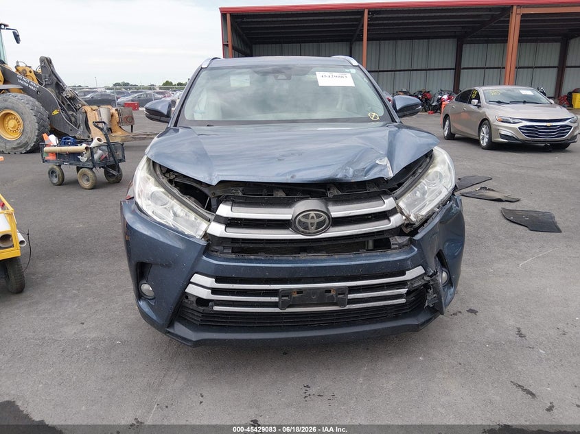 TOYOTA HIGHLANDER - zdjęcie 12